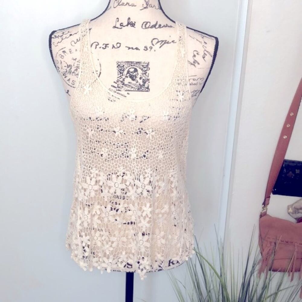 Anthropologie's Finn & Clover Cream Crochet Floral Tank Size Medium